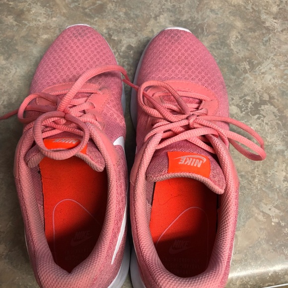 Pink/ Coral Nike SB size 9 women’s - Picture 5 of 5